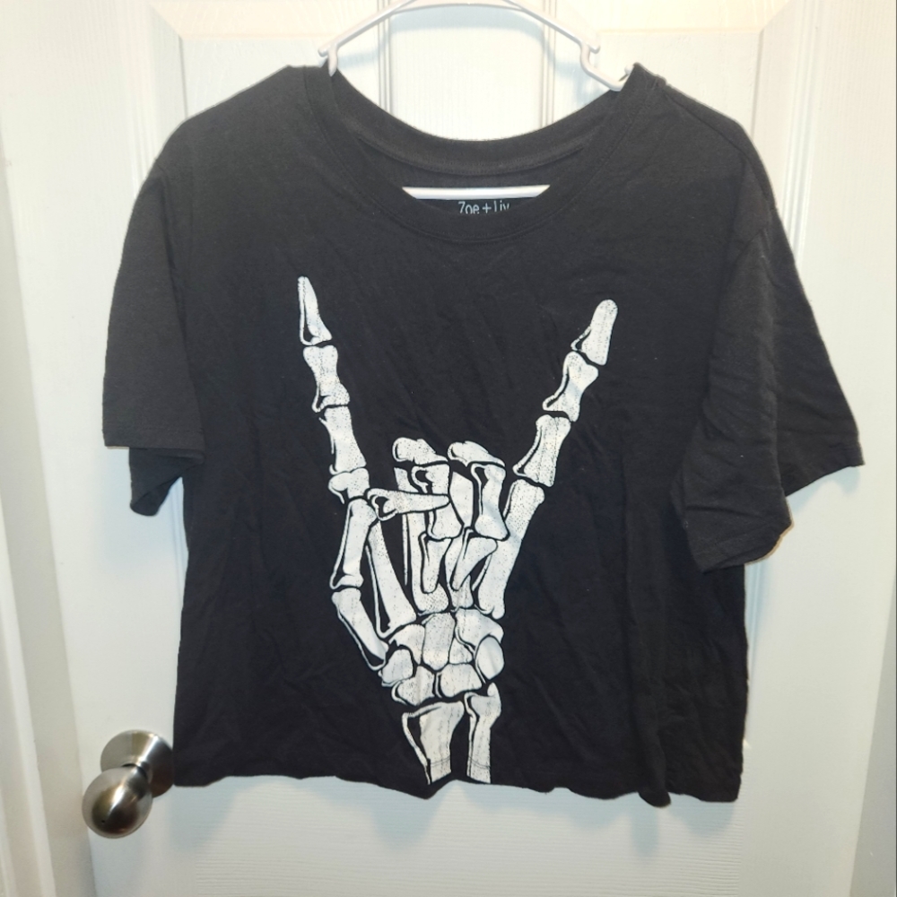 Skeleton hand cropped t shirt